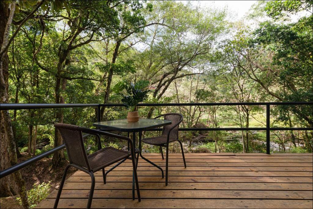 Unicorn Lodge: Direct Riverfront : Unique Experience San Gerardo de Dota Luaran gambar