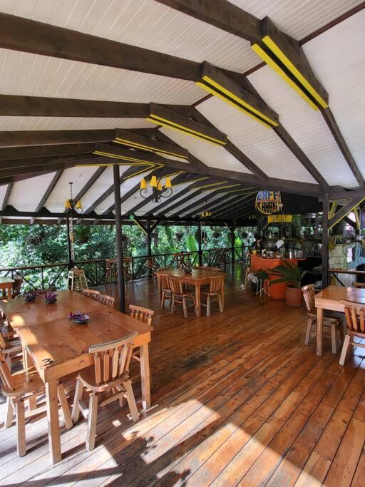 Unicorn Lodge: Direct Riverfront : Unique Experience San Gerardo de Dota Luaran gambar