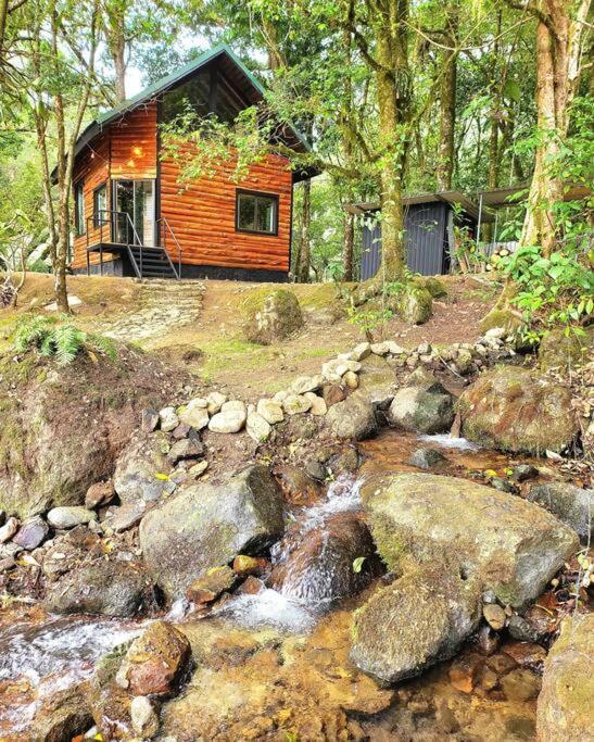 Unicorn Lodge: Direct Riverfront : Unique Experience San Gerardo de Dota Luaran gambar